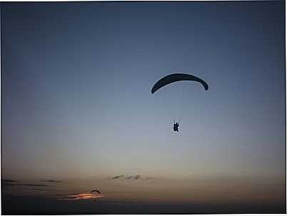 PARAPENTE EM ARAX, POR CAIXETA/ARAX - ARAX - MG