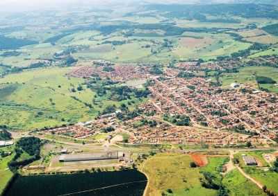FOTO AREA DA CIDADE, POR IARA NICOLA - ARCEBURGO - MG