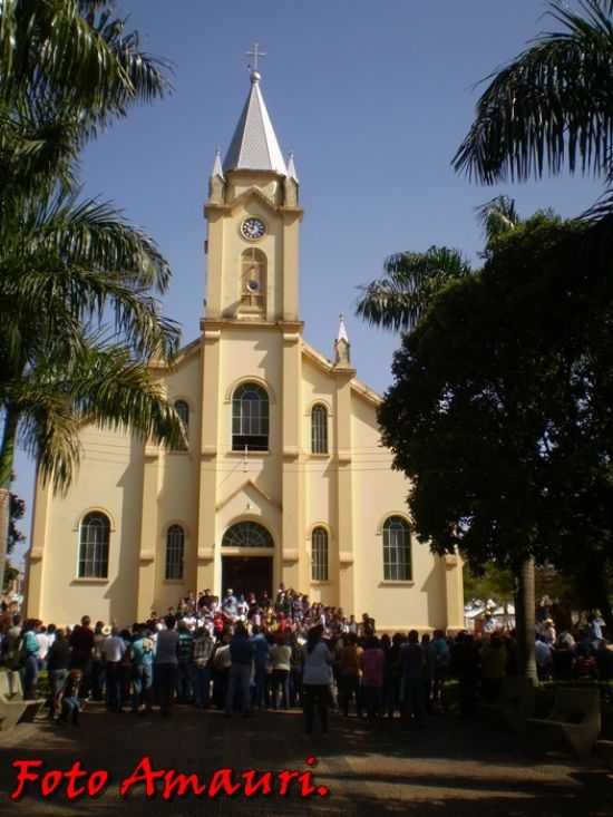 IGREJA MATRIZ , POR AMAURI HENRIQUE DE LIMA - ARCEBURGO - MG