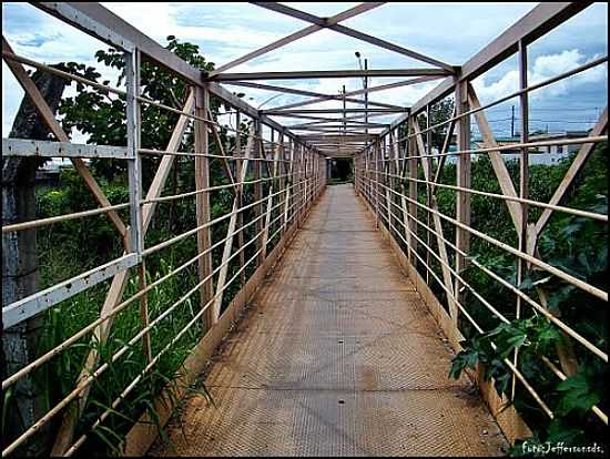 PASSARELA SOBRE OS TRILHOS-FOTO:JEFFERSONSDS - ARCOS - MG