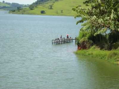 TABLADO DE PESCA NO LAGO DE FURNAS, POR CLAUDIO MIGUEL - AREADO - MG