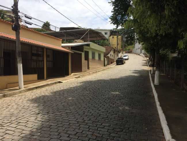 RUA DE ARGIRITA, POR MARLLON - ARGIRITA - MG