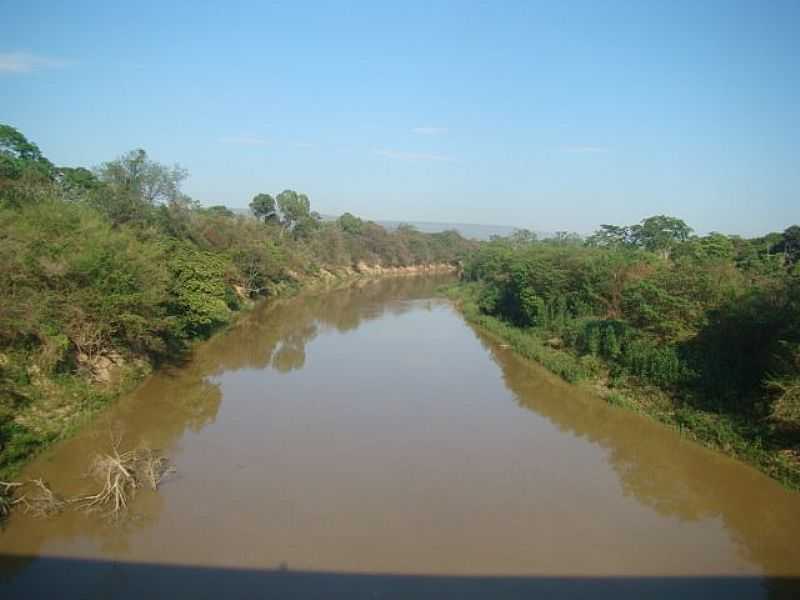 VISTA DA PONTE DO RIO URUCUIA - ARINOS MG - FOTO
LEONEVALADARES  - ARINOS - MG