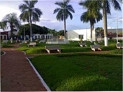 PRAA DA PREFEITURA, POR MARIELLEN - ARINOS - MG