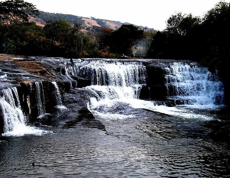 BAEPENDI-MG-CACHOEIRA ITAUNA-FOTO:STANLEY VALE - BAEPENDI - MG