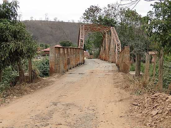 BARRA DO CUIET-MG-PONTE SOBRE O RIO CARATINGA-FOTO:GUSTAVO STURZENECKER - BARRA DO CUIET - MG