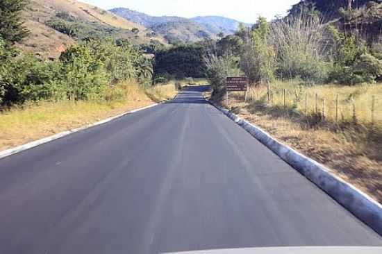 ESTRADA PARA BARRA LONGA-MG-FOTO:MILTON BRIGOLINI NEM - BARRA LONGA - MG