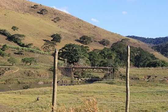 PONTILHO DA ANTIGA ESTRADA DE FERRO LEOPOLDINA EM BARRA LONGA-MG-FOTO:MILTON BRIGOLINI NEM - BARRA LONGA - MG