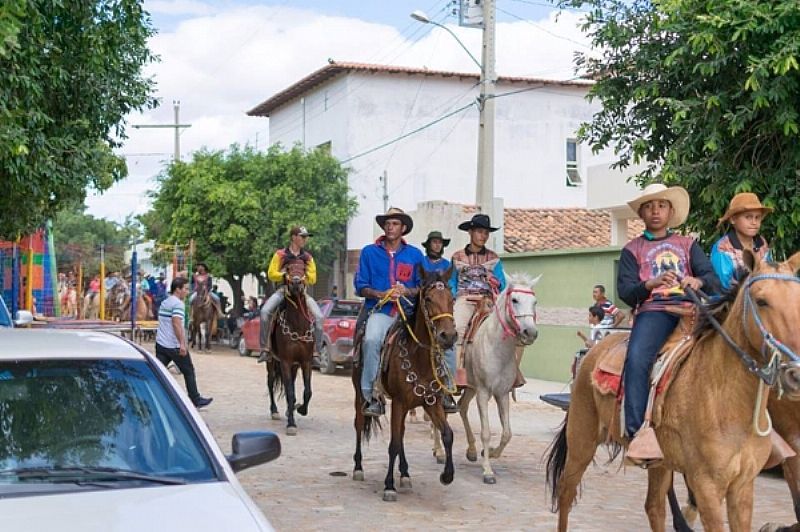 FESTA DE SO PEDRO E BARREIRO BRANCO CAVALGADA E TRILHA - BARREIRO BRANCO - MG