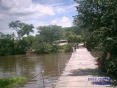 PONTE SOBRE O RIO SALINAS-FOTO:ARMANDOFS  - BARREIRO BRANCO - MG