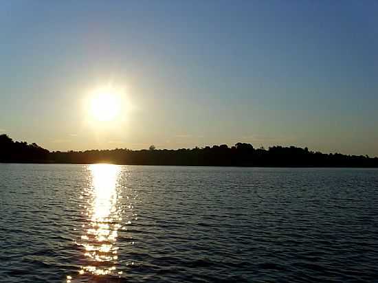 URUCAR-AM-PR DO SOL NO LAGO DO MARAJAZINHO-FOTO:MIQUIAS SOUZA - URUCAR - AM