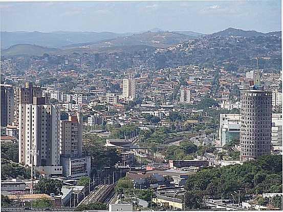 BELO HORIZONTE-MG-A CIDADE E A SERRA DO CURRAL-FOTO:PAULO YUJI TAKARADA - BELO HORIZONTE - MG