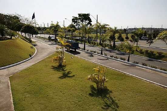 BELO HORIZONTE-MG-JARDINS E LAGO DA TOCA DA RAPOSA II-FOTO:OLIVEIRABH - BELO HORIZONTE - MG
