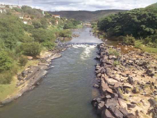 RIO ARAUA QUE BANHA A CIDADE, POR ALESSANDRO BORGES ARAUJO - BERILO - MG