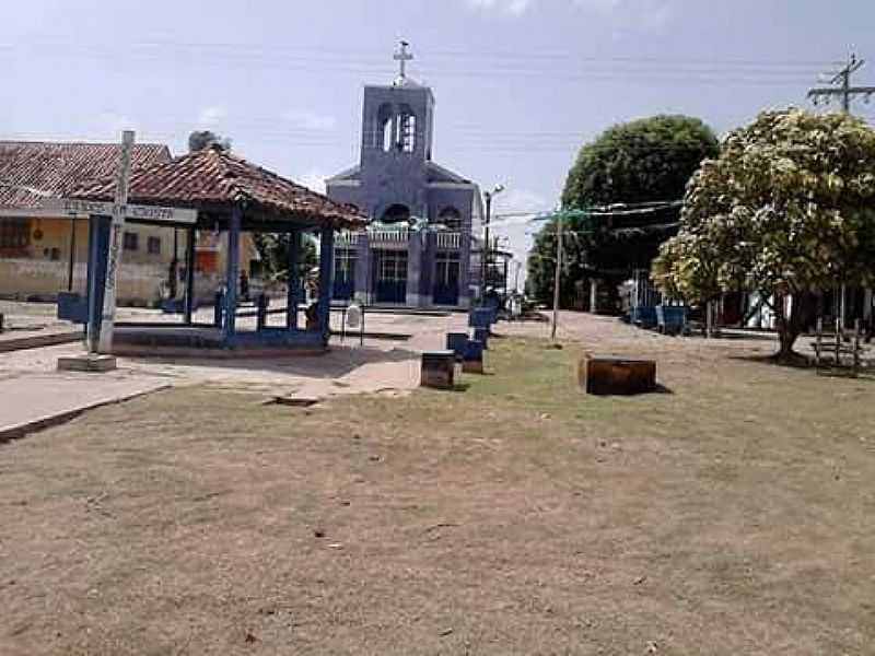 URUCURITUBA-AM-PRAA E IGREJA MATRIZ NO CENTRO-FOTO:ARITUZACOMPART.NO - URUCURITUBA - AM