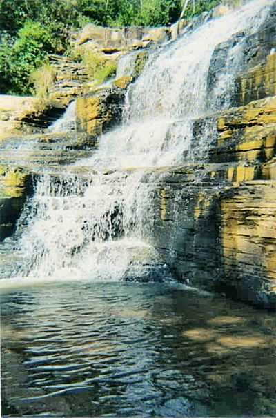 CACHOEIRA DA AGUA SANTA POR RENATO HILRIO - BIQUINHAS - MG