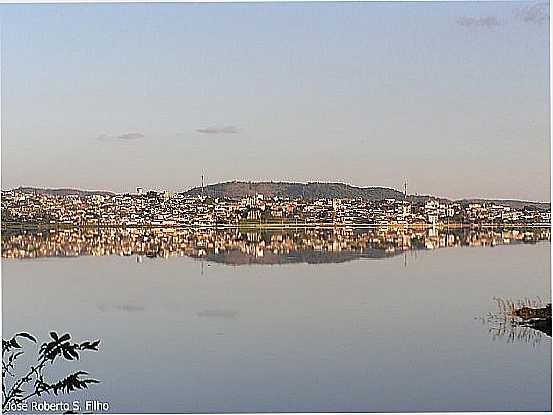 BOS ESPERANA-MG-LAGO DE FURNAS E A CIDADE-FOTO:JOS ROBERTO S. FILH - BOA ESPERANA - MG