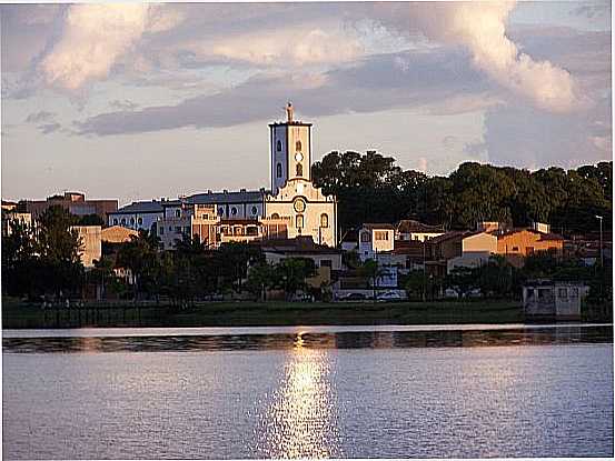 BOS ESPERANA-MG-LAGO DE FURNAS E VISTA DA MATRIZ DE N.SRA.DAS DORES-FOTO:ROGERIO NAVES - BOA ESPERANA - MG