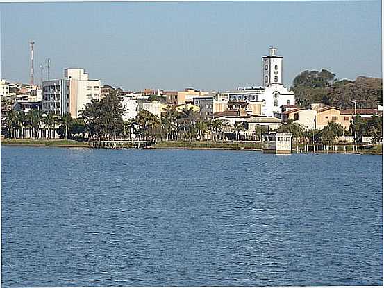 REPRESA DE FURNAS E A CIDADE DE BOA ESPERANA-FOTO:JLIO C. BUENO - BOA ESPERANA - MG