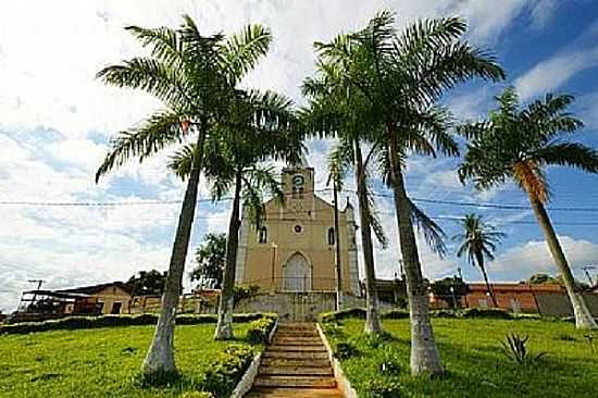 PRAA E IGREJA DE SO FRANCISCO DE PAULA - FOTO SGTRANGEL - BOA FAMLIA - MG