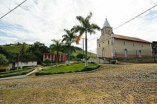 PRAA E IGREJA DE SO FRANCISCO DE PAULA - FOTOS: GTRANGEL - BOA FAMLIA - MG