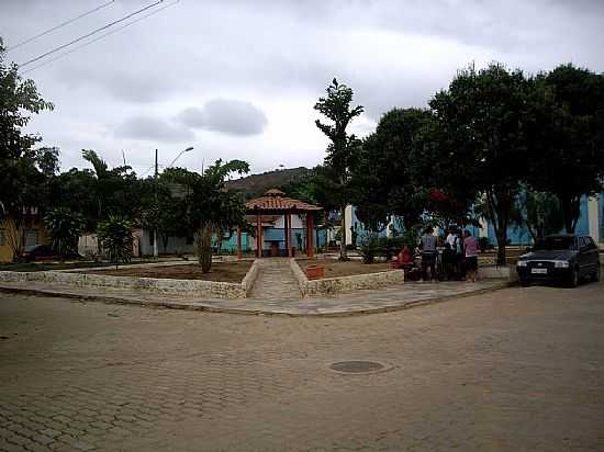 BOA UNIO DE ITABIRINHA-MG-PRAA CENTRAL DA CIDADE-FOTO:RUBINHO BARROSO - BOA UNIO DE ITABIRINHA - MG