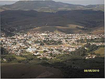 , POR BEATRIZ MAIOLI - BOM JARDIM DE MINAS - MG