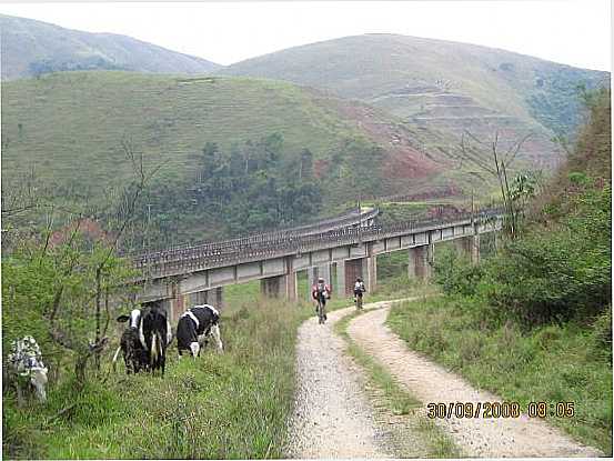 VIADUTO VILA FORMOSA, POR KAKA - BOM JARDIM DE MINAS - MG