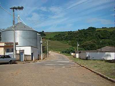 ESTRADA DE ACESSO-FOTO:ALEXANDRE BONACINI - BOM JESUS DA PENHA - MG