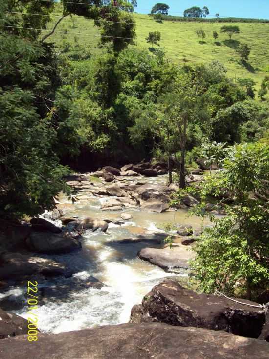 CACHOEIRA ADO BENTO PALMEIRAS-FOTO:GEISIANE BASTOS - BOM JESUS DO GALHO - MG