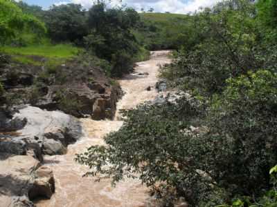 RIO PIRAPITINGA(CACHOEIRA NO ENCONTRO COM O RIO DAS MORTES), POR HEVERTON J. BATISTA - BOM SUCESSO - MG