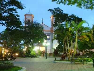 PRAA EM FRENTE  MATRIZ DE BS, POR HERBERT SOARES MENDES - BOM SUCESSO - MG