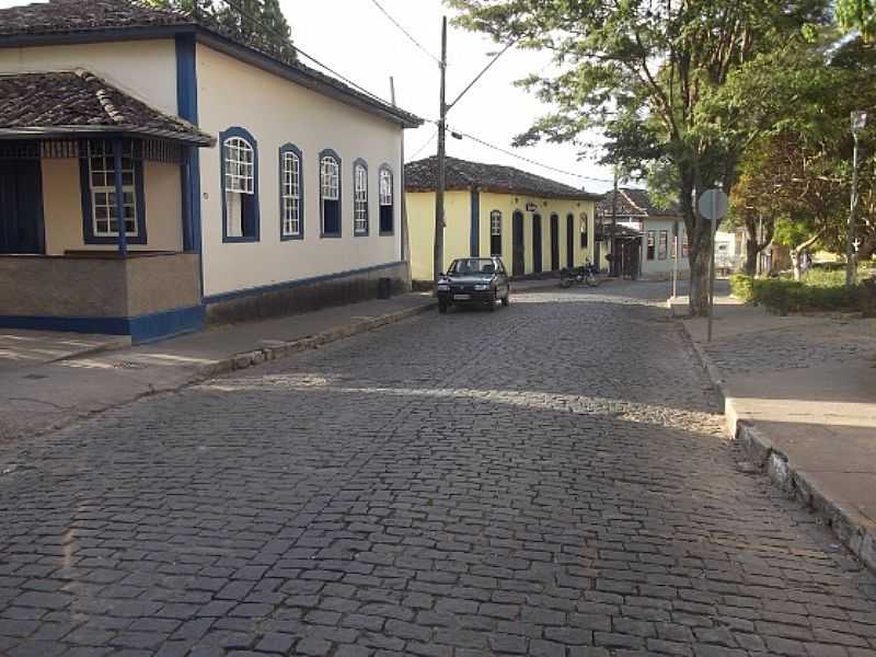 BONFIM-MG-CASARO COLONIAL-FOTO:ANTONOR  - BONFIM - MG