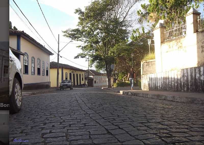 BONFIM-MG-RUA NO CENTRO-FOTO:ANTONOR  - BONFIM - MG