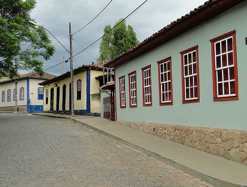 BONFIM-MG-CASARIO COLONIAL-FOTO:BARBOSA  - BONFIM - MG