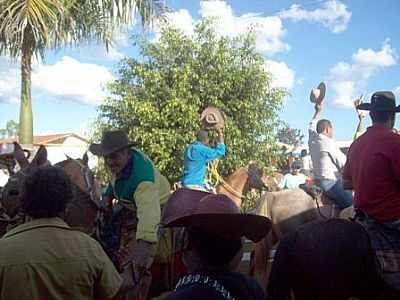 FESTA EM RIACHO DAS 
PEDRAS  - BONFINPOLIS DE MINAS - MG