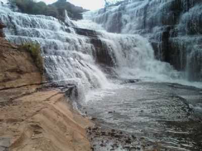 CACHOEIRA SANTO ANDRE, POR CARLOS ROBERTO MELGAO - BONFINPOLIS DE MINAS - MG