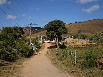 VILA EM BORBA GATO-FOTO:ROBERTO GLORIA - BORBA GATO - MG