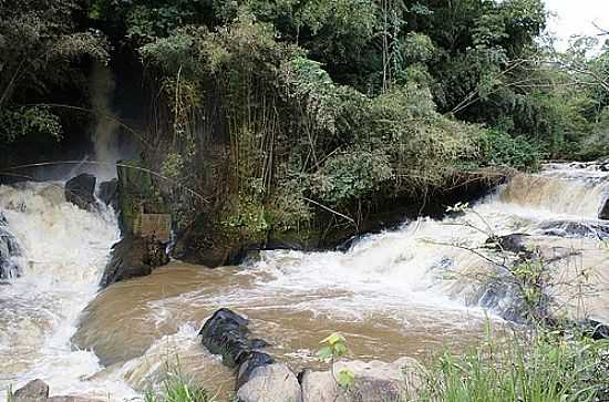 BORDA DA MATA-MG-CACHOEIRA DA USINA NO RIO MOGI-FOTO:WWW.FLICKR.COM  - BORDA DA MATA - MG