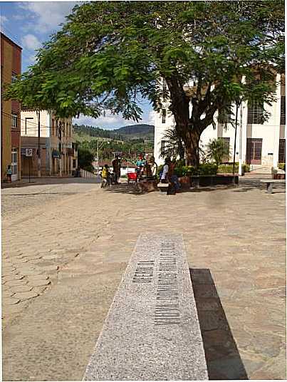 PRAA CAPITO VILELA - BRS PIRES, POR HENRIQUE TOMITA - BRS PIRES - MG