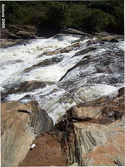 CACHOEIRA , POR LILLYAN ALVES - BRS PIRES - MG