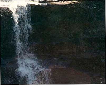 CACHOEIRA, POR LILLYAN ALVES - BRS PIRES - MG