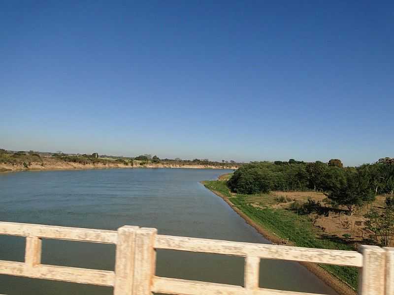 PONTE SOBRE O RIO PARACATU, NA ENTRADA DE BRASILNDIA DE MINAS/MG. - POR PAULO NORONHA - BRASILNDIA DE MINAS - MG