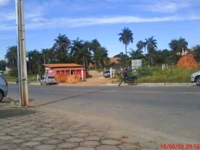 EM FRENTE AO HOSPITAL, POR IVAN RODRIGUES - BRASLIA DE MINAS - MG