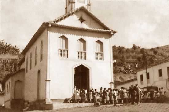 PRIMEIRA IGREJA DA CIDADE (1967), POR MLCIA FORTUNATO MOREIRA SILVA - BRANAS - MG