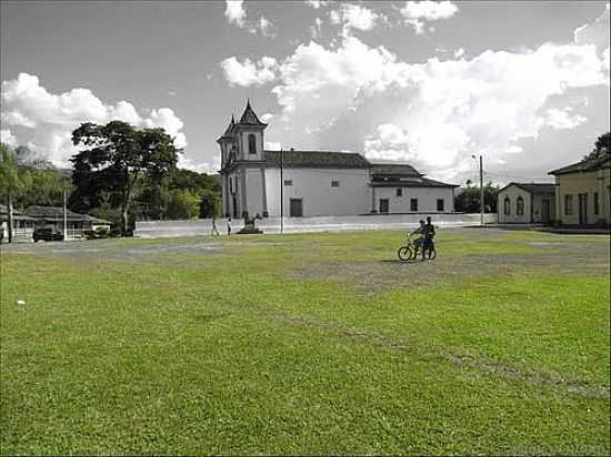 LARGO E IGREJA-FOTO:DOUGLASBRUMAL  - BRUMAL - MG