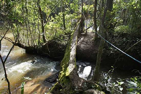 CACHOEIRA DO SOSSEGO EM BUENO BRANDO-MG-FOTO:ERNANDES C SANTOS - BUENO BRANDO - MG