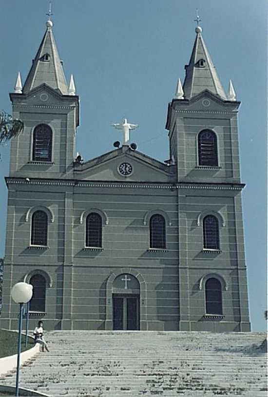 IGREJA MATRIZ DE BUENO BRANDO-FOTO:SERNEIVA - BUENO BRANDO - MG