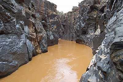 CANYON RIO JEQUITINHONHA EDUARDO
GOMES - CAARATIBA - MG