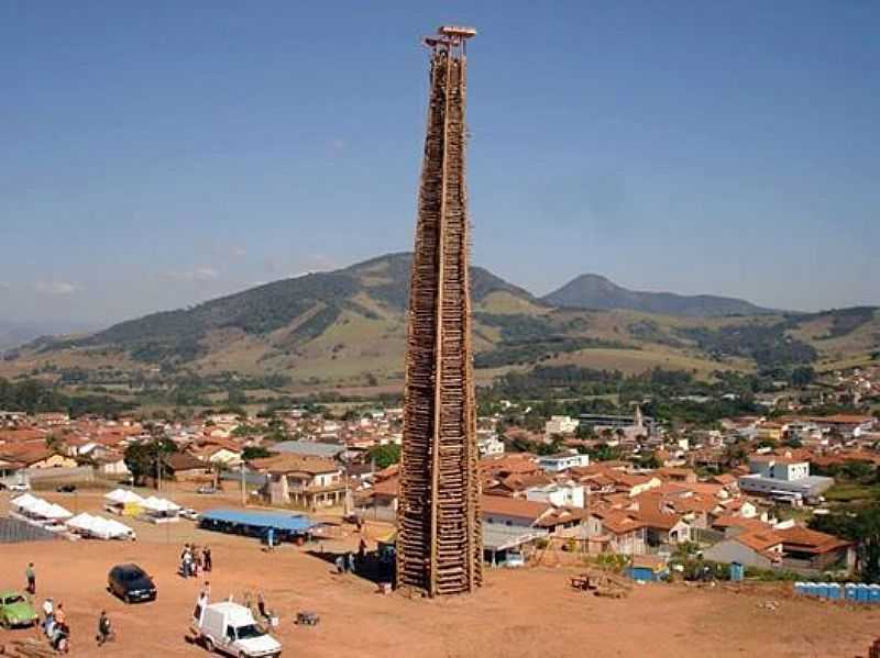 IMAGENS DE CACHOEIRA DE MINAS - MG - FESTA DA FOGUEIRA - CACHOEIRA DE MINAS - MG